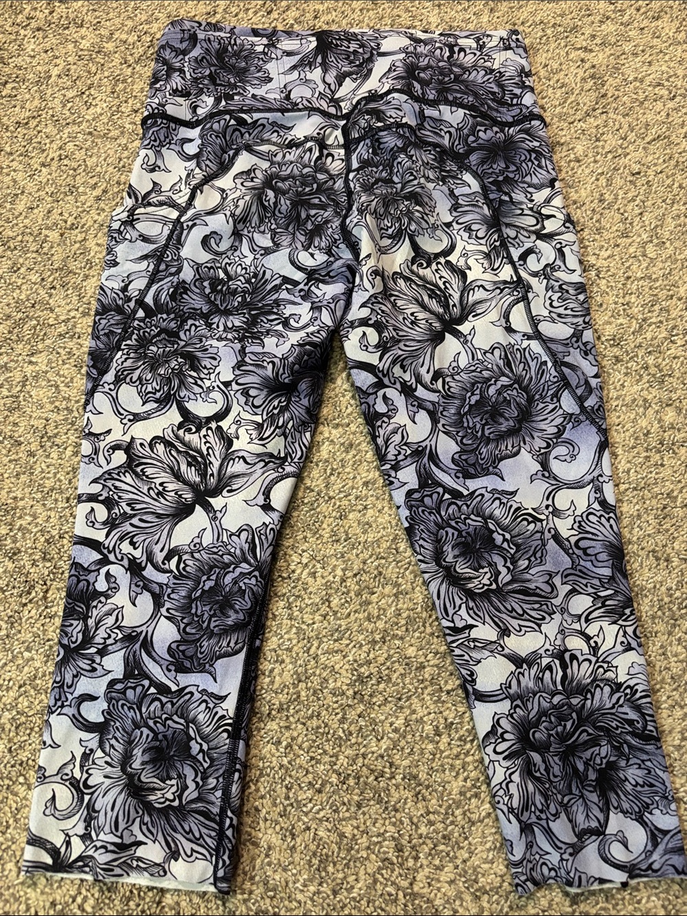 Lululemon Fast & Free Crop II *Nulux 19" size 8 - Picture 3 of 5